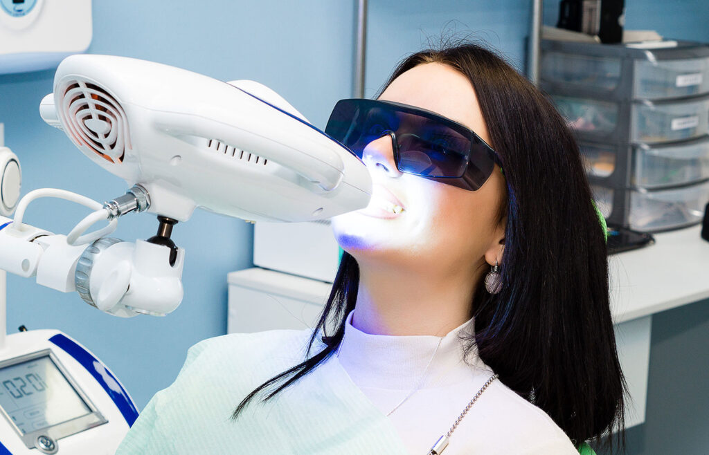 How to Whiten Teeth Safely: What Dentists Recommend 3 How to Whiten Teeth Safely: What Dentists Recommend