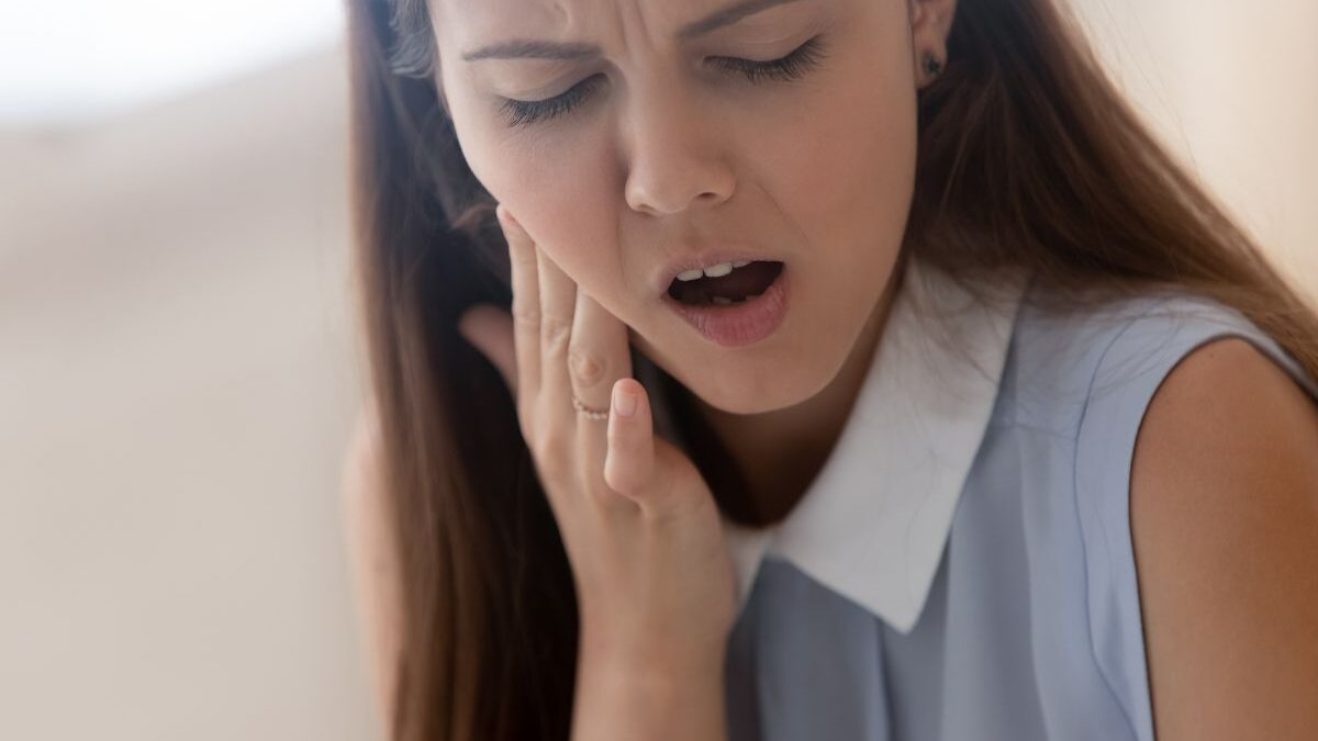 Sudden Tooth Pain, Causes & Home Remedies
