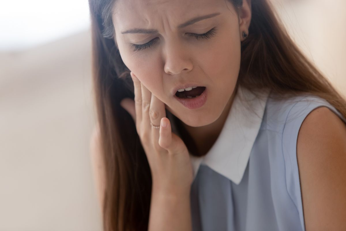 Sudden Tooth Pain, Causes & Home Remedies